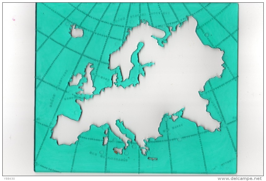 CARTE De  L´ EUROPE  Pour écolier En Plastique Vert Avec Pochette - Année 1950/60 - Autres & Non Classés