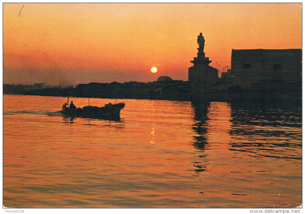 MAZARA DEL VALLO - Tramonto, Coucher De Soleil, Sunset - Bateau De Pêche à L'entrée Du Port - Circulée 1972, 2 Scans - Mazara Del Vallo