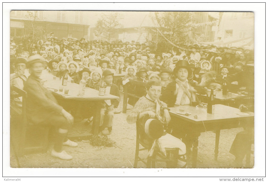 GROUPE  D' ENFANTS  ( école Ou Cabaret à Situer  ? ) / CARTE-PHOTO , Tirage Argentique - Scuole