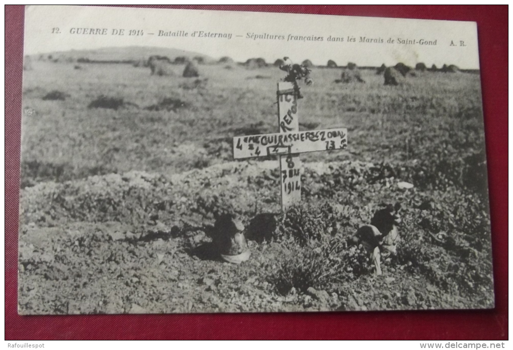 Cp Bataille D'esternay Sepultures Francaises Dans Les Marais De Saint Gond - Oorlogsbegraafplaatsen