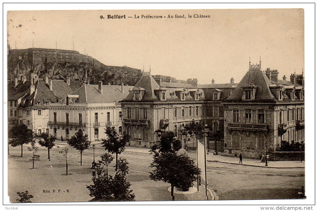 CP, 90, BELFORT, La Préfecture, Au Fond Le Château, écrite, Voyagé En 1914 - Belfort – Siège De Belfort