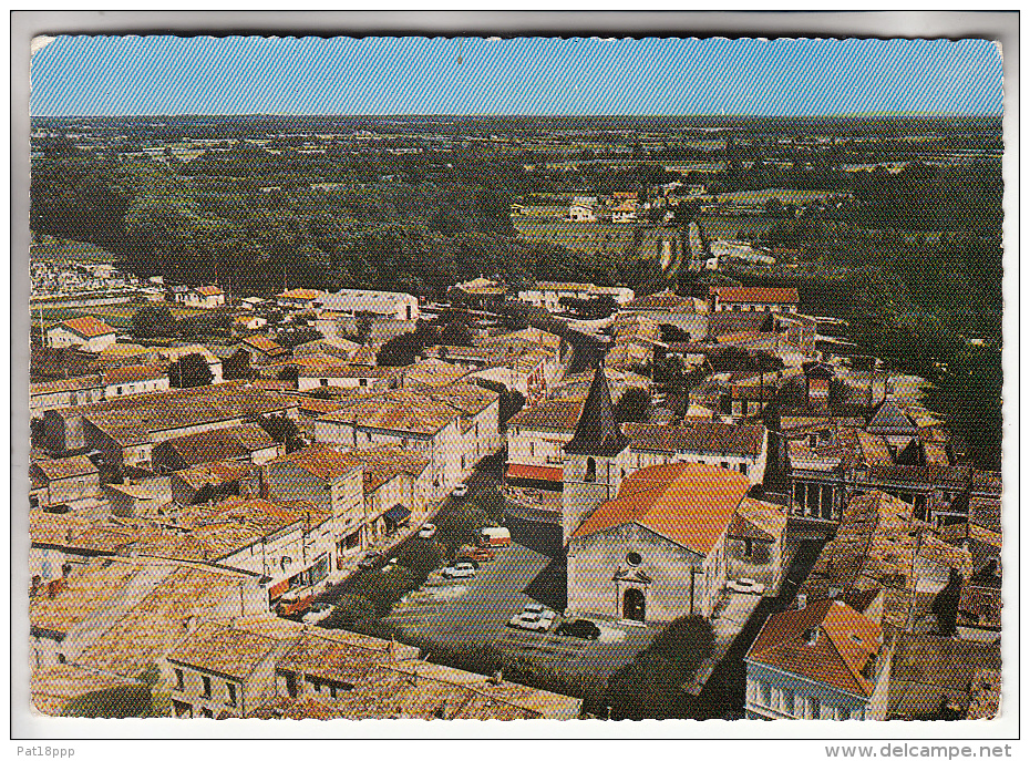 SAUJON 17 - Place De L'Eglise - CPSM Dentelée GF - Charente Maritime - Saujon