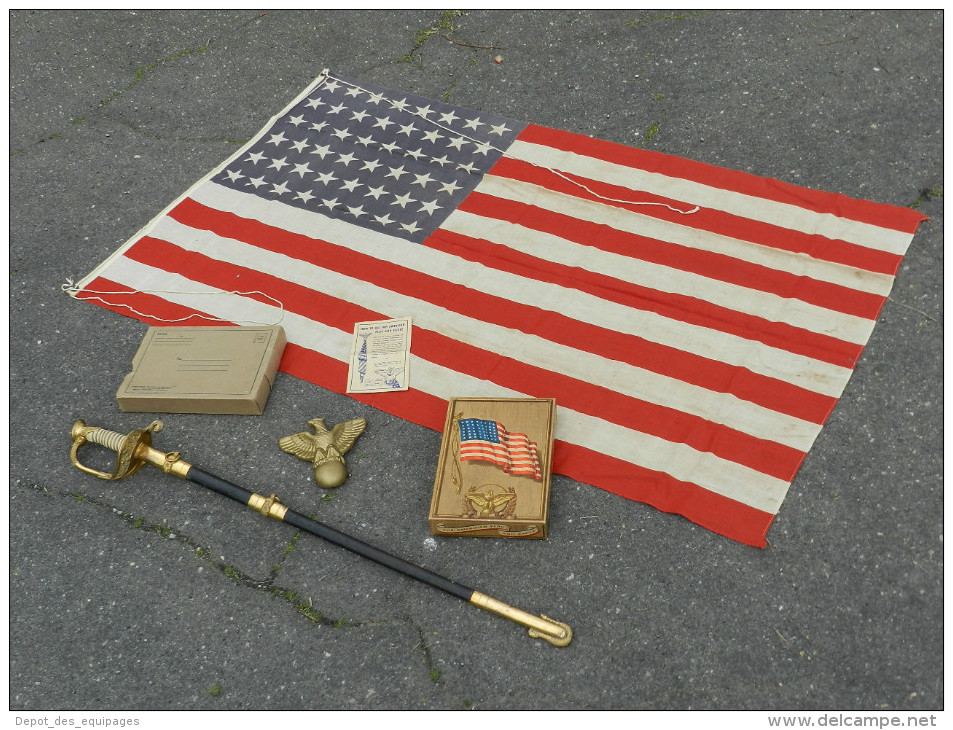 SUPERBE DRAPEAU U.S.A. 48 ETOILES 39-45 + BOITE + AIGLE + ETAT NEUF  ............