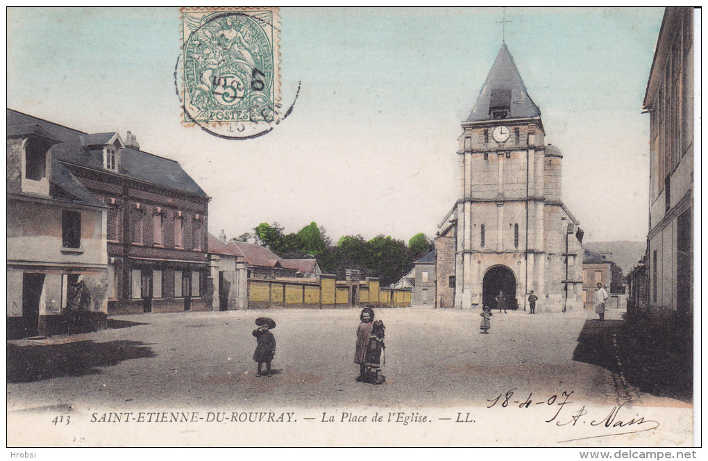 SAINT ETIENNE DU ROUVRAY, La Place De L'Eglise En Couleur - Saint Etienne Du Rouvray