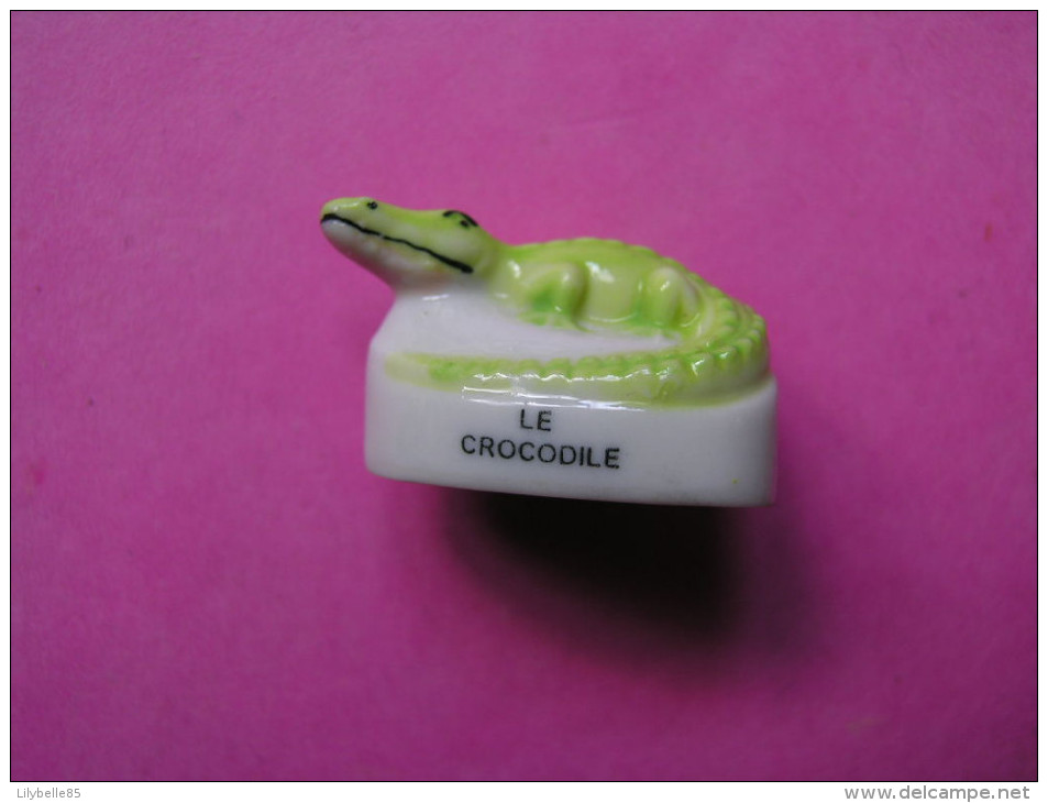 Feve Ancienne En Porcelaine - LE CROCODILE - Serie PETER PAN 1999 ( Feves ) - Cartoni Animati