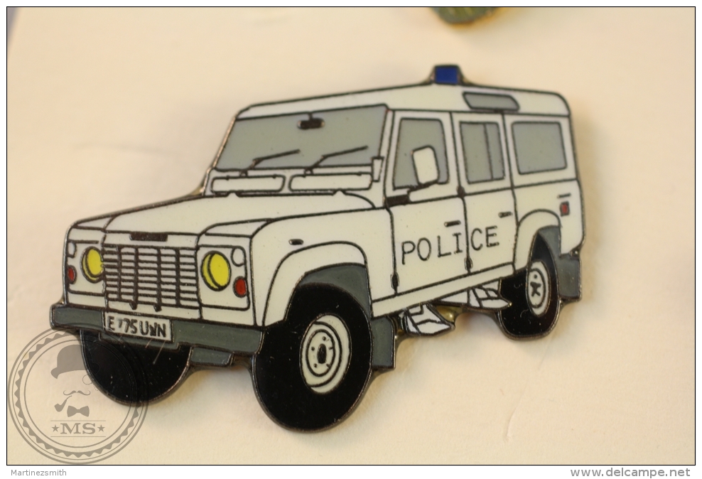 Land Rover France Police Car - Pin Badge - #PLS - Policia