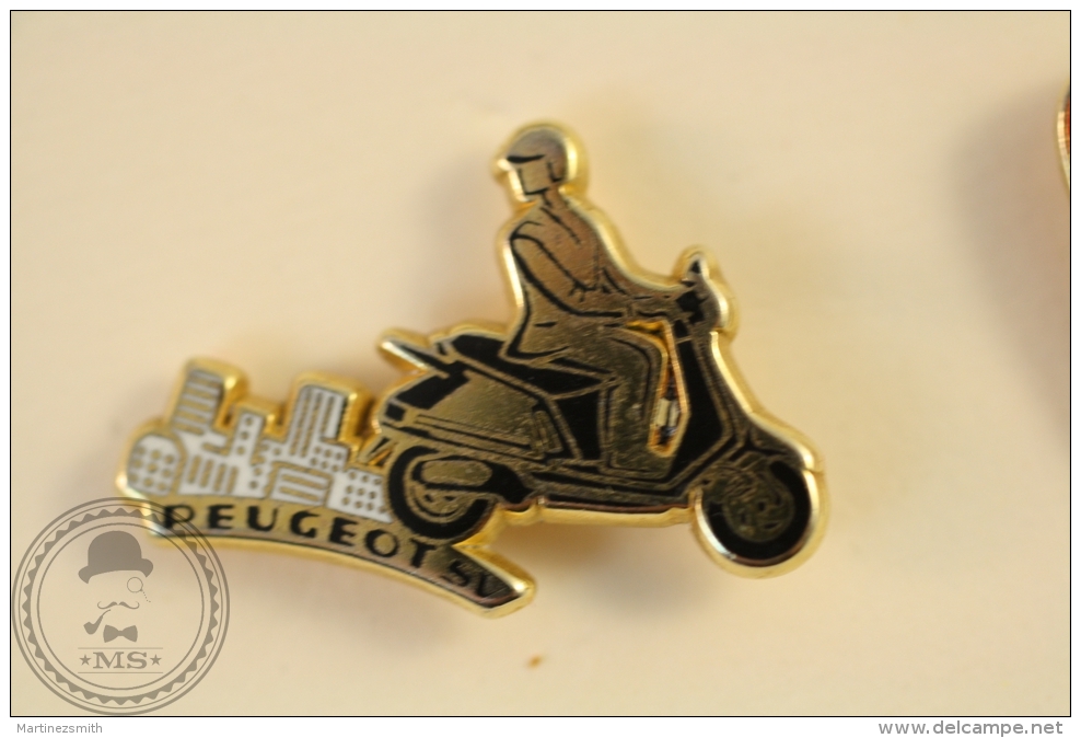 Peugeot SV Scooter - Arthus Bertrand Paris  Pin Badge  - #PLS - Arthus Bertrand