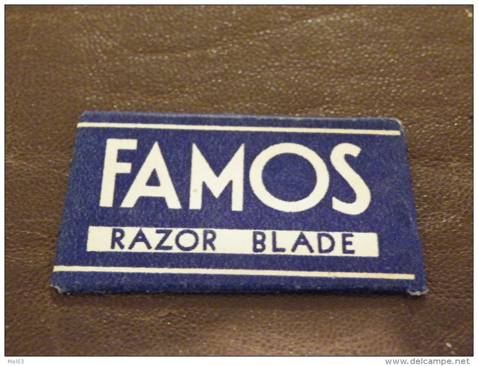 Ancienne LAME DE RASOIR.RAZOR BLADE.RASIERKLINGE.HOJA DE AFEITAR.LAMETTA DA BARBA..Collection à Voir - Lames De Rasoir