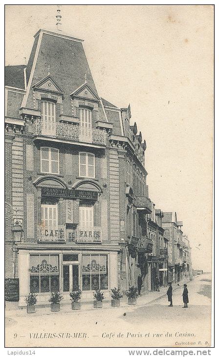 R R 908 /      C P A -VILLERS SUR MER - (14) CAFE DE PARIS  ET RUE DU CASINO - Villers Sur Mer