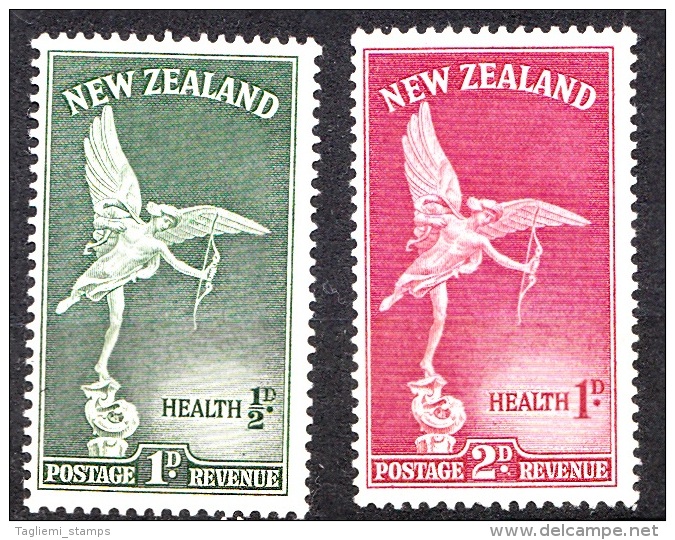 New Zealand, 1947, Health, SG 690 - 691, Mint Lightly Hinged - Neufs