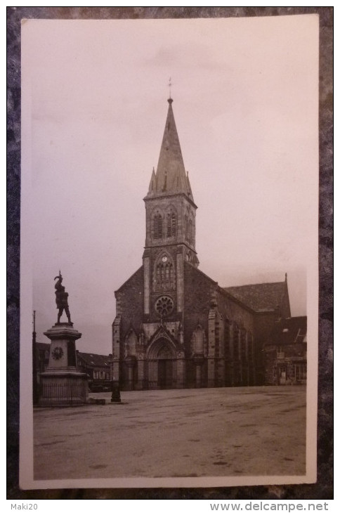 (61).BRIOUZE.L´EGLISE ET LE MONUMENT AUX MORTS 1914-1918.PHOTO VERITABLE.CIRCULE 1959.TBE. - Briouze