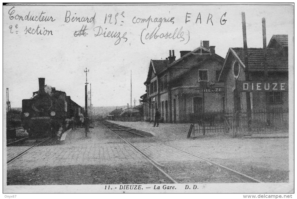 DIEUZE-DUSS (Moselle)  La Gare Avec TRAIN-Chemin De Fer-Bahnhof-Railway -VOIR 2 SCANS - - Dieuze