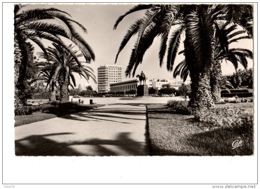 MAROC---CASABLANCA---Les Jardins De La Place Lyautey----voir 2 Scans - Casablanca