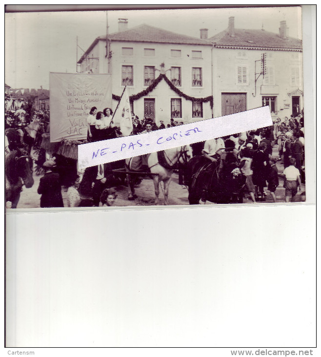 VRECOURT Magnifique Photo (format Carte Postale) De La Fete Des Moissons Du 11 Aout 1946 - Andere & Zonder Classificatie