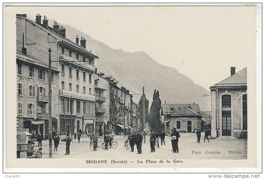 73- MODANE-LA  PLACE  DE  LA  GARE  N295 - Modane