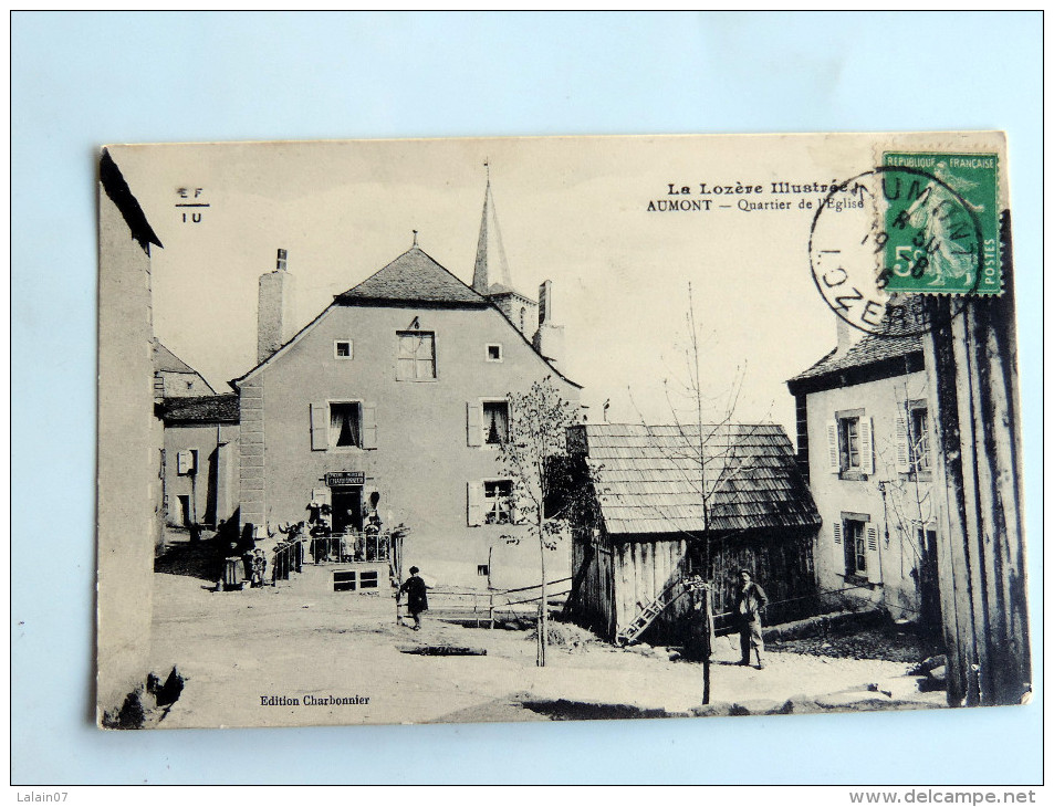 Carte Postale Ancienne : AUMONT : Quartier De L'Eglise, Animé - Aumont Aubrac