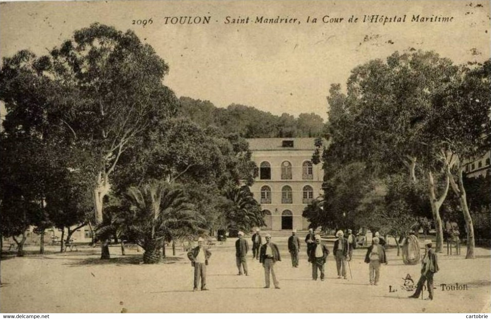 Dépt 83 - SAINT-MANDRIER-SUR-MER - La Cour De L'Hôpital Maritime - Animée - Saint-Mandrier-sur-Mer