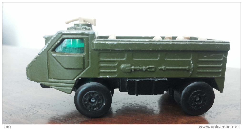 MATCHBOX Personnel Carrier N° 54 1976 - Chars