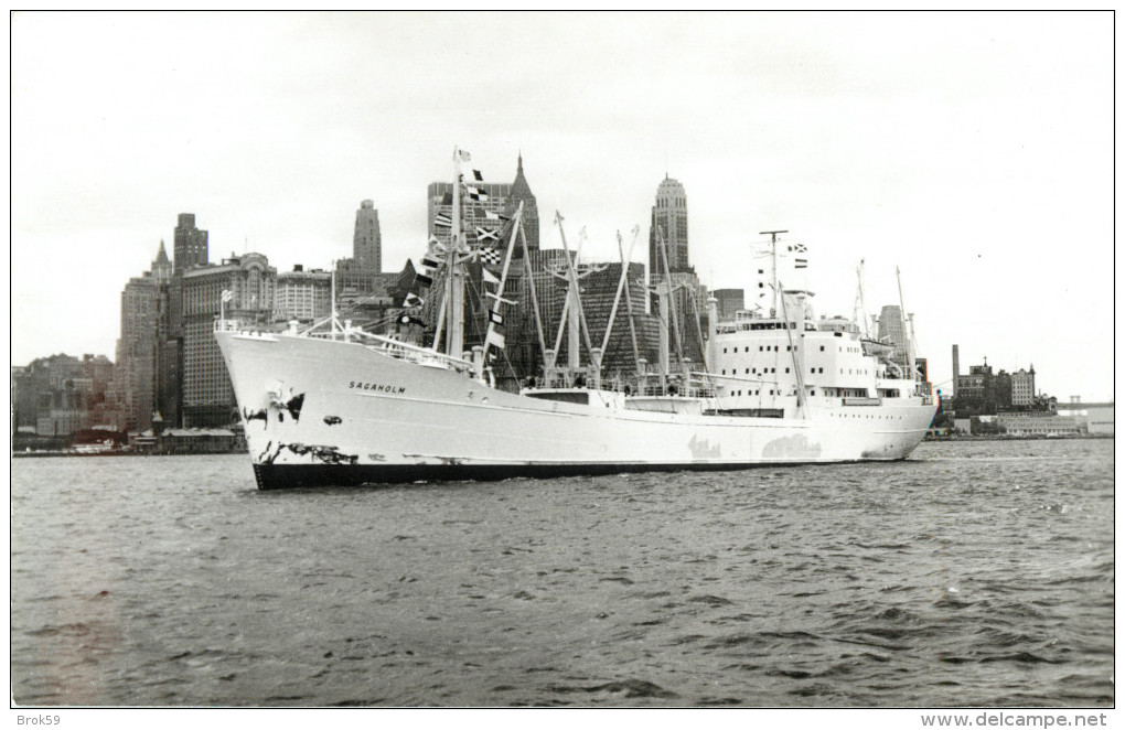 SWEDISH AMERICAN LINE S SAGAHOLM ON HER MAIDEN ARRIVAL IN NEW YORK HARBOR - Autres & Non Classés