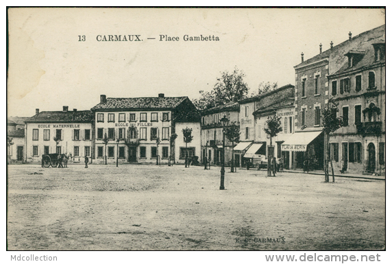 81 CARMAUX / La Place Gambetta / - Carmaux
