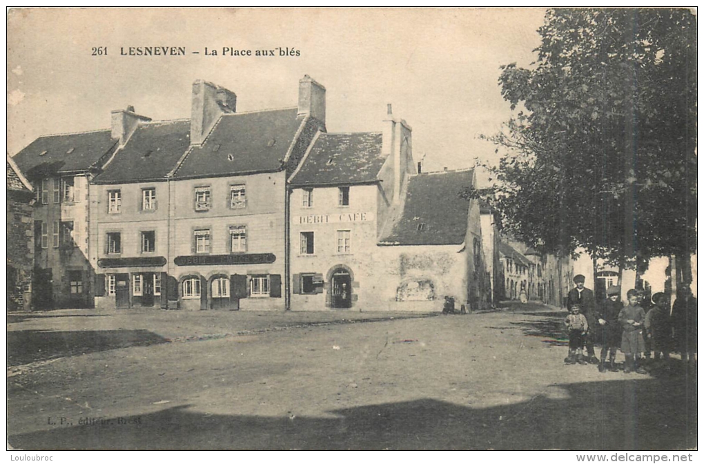 LESNEVEN LA PLACE AUX BLES - Lesneven