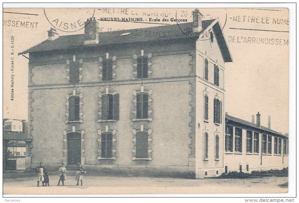 CPA 54 - NEUVES-MAISONS - Ecole Des Garçons - Neuves Maisons