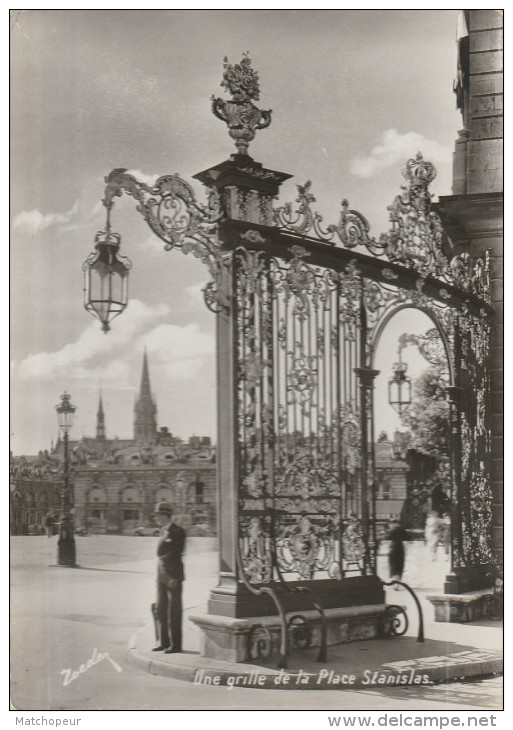 NANCY -54- UNE GRILLE DE LA PLACE STANISLAS - Nancy