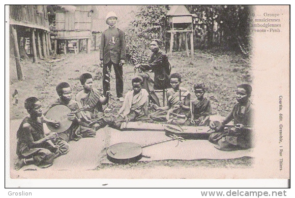 GROUPE DE MUSICIENNES CAMBODGIENNES A PNOMPENH 110     1905 - Cambodge