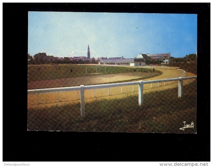 GUIDEL Morbihan 56 : Le Terrain De Sports Foot Football Stade Stadium - Guidel