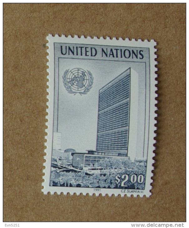 Y1 Nations Unies (New York)  :  Emblème Et Siège De L'O.N.U. - Unused Stamps