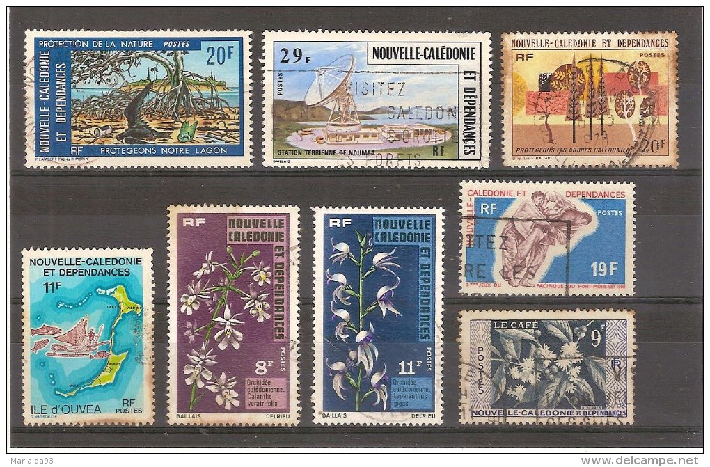 NOUVELLE CALEDONIE - LOT DE 8 TIMBRES - Collezioni & Lotti