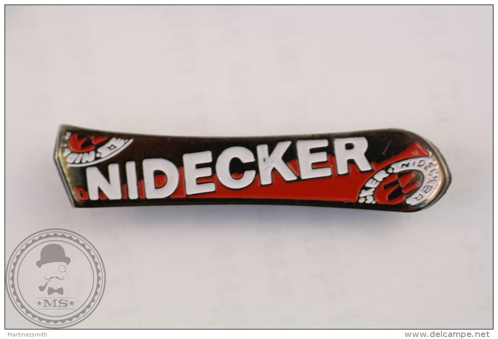 Nidecker Snowboards - Pin Badge - #PLS - Invierno