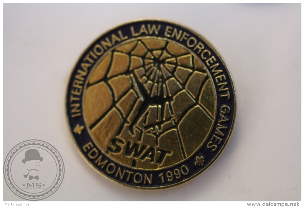 SWAT - International LAW Enforcement Edmonton 1990 - Pin Badge - #PLS - Policia