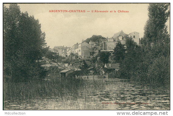 79 ARGENTON CHATEAU / L'Abreuvoir Et Le Château / - Argenton Chateau