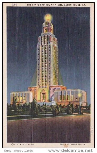 The State Capitol At Night Baton Rouge Louisiana - Baton Rouge