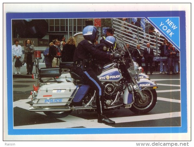 Etats Unis New York  NYPD  Highway Patrol Patrolling Midtown Manhattan Patrouille De Police à Moto Dans Manhattan BE - Manhattan