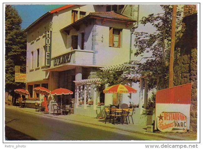 Montfaucon En Velay, Hôtel Les Platanes (parasol Bières La Meuse) - Autres & Non Classés