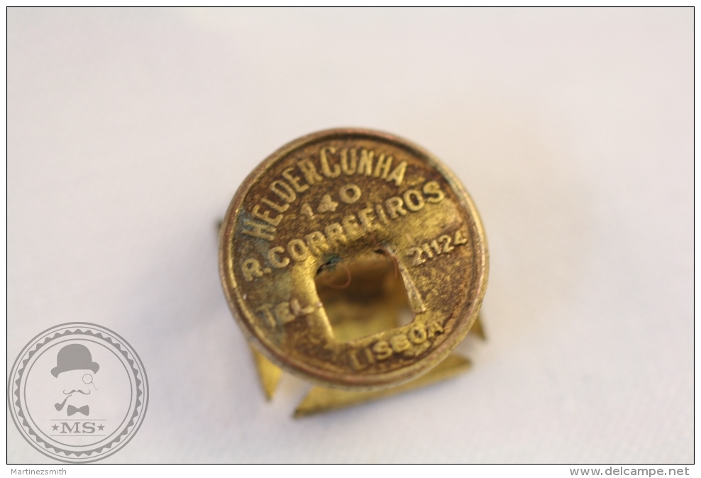 Old F.P.A. Federação Portuguesa De Atletismo/ Portugal Athletic Federation Badge - Helder Cunha 140 R. Correeiros - Atletismo