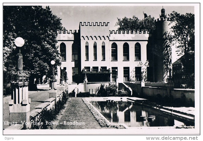 Tilburg  Voorzijde Paleis  Raadhuis - Tilburg