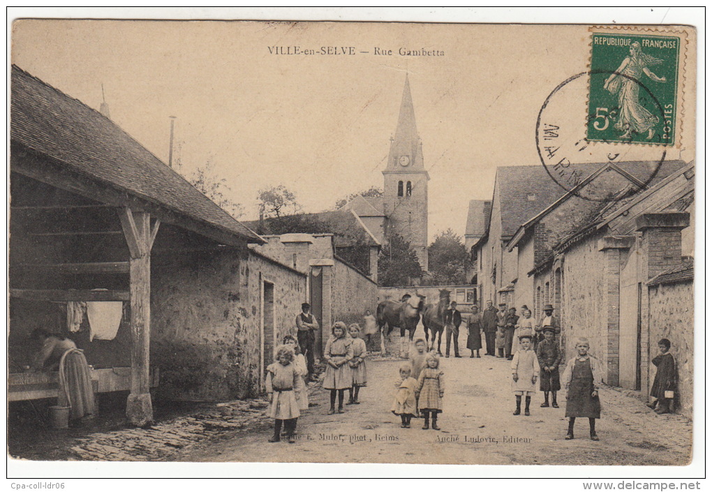 CPA (51) VILLE EN SELVE : Rue Gambetta (avec Animation) - Autres & Non Classés