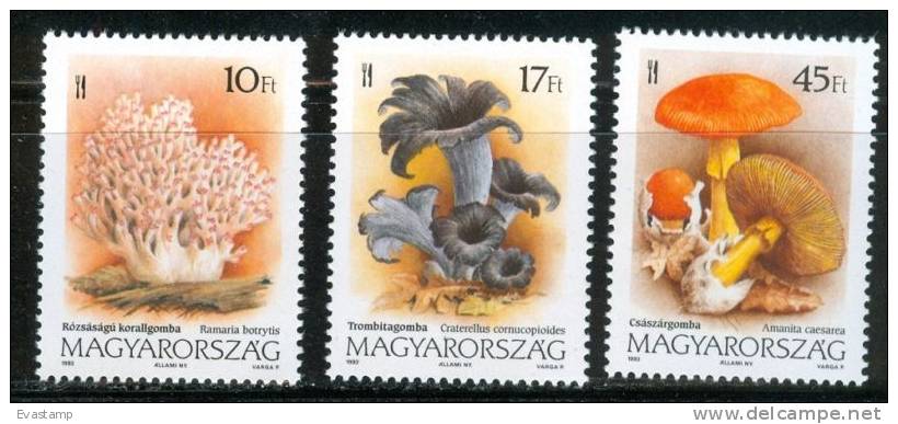HUNGARY - 1993. Edible Mushrooms MNH!! Mi 4247-4249 - Nuevos