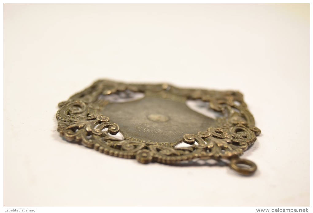 Ancien Pendentif En Métal Argenté Avec Système Porte Médaille / Photo / Pièce - Colgantes