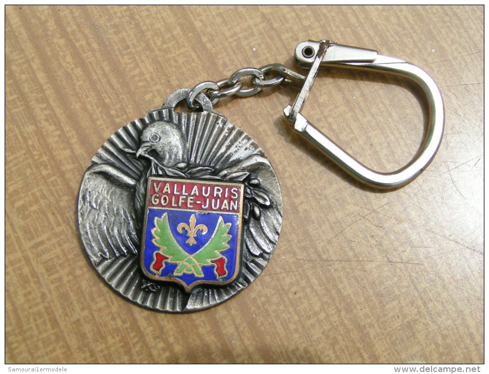 Porte Clés Metal Emaillé à BLASON VALLAURIS GOLFE-JUAN 06 ALPES-MARITIMES ( Napoléon Bonaparte ) - Key-rings