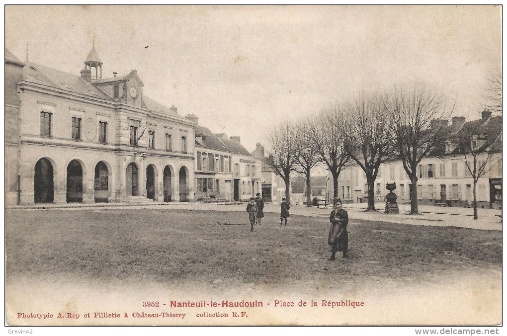 60 - NANTEUIL LE HAUDOUIN - Place De La République - Nanteuil-le-Haudouin