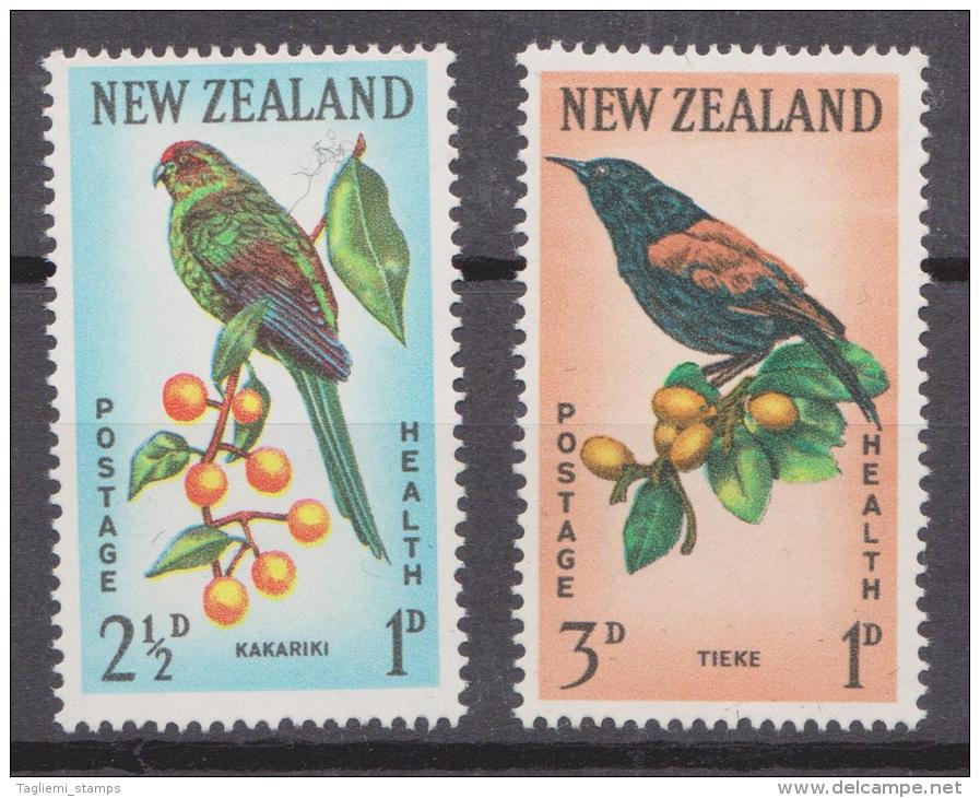 New Zealand, 1962, SG 812 - 813, Mint Hinged - Nuevos