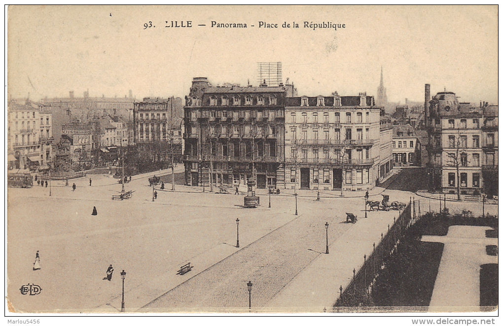 93 -   LILLE -Panorama - Place De La République - Lille