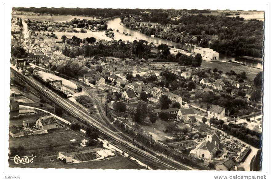 95  MERIEL  -  VUE PANORAMIQUE  -  CPSM 1940/50 - Meriel