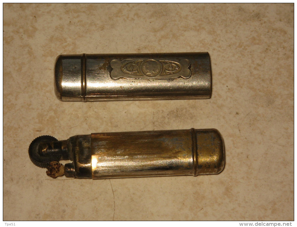 Ancien Briquet Avec Poinçon, 6 Cm X 15 Mm - 1914-18