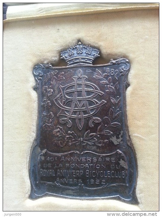 40 Jaar Royal Antwerp Bicycleclub 22/4/1922, A Henri Remes, 66 Gram (medailles0019) - Autres & Non Classés