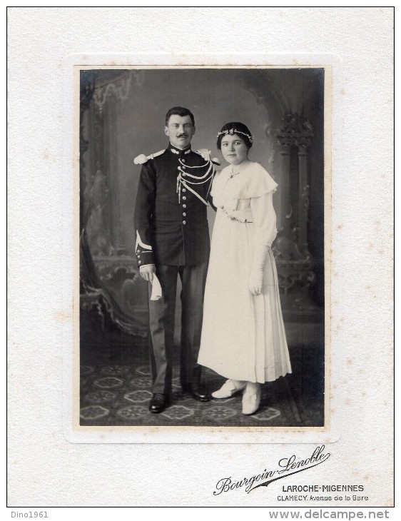 PHOTO 42 - MILITARIA - CLAMECY - Photo Originale ( 10 X 15 ) Sur Carton - Mariage / Gendarme - War, Military